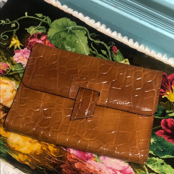 Vintage Handbags - Vintage Brown Crocodile Embossed Clutch